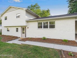 8900 Carlton Circle, Knoxville, TN 37922