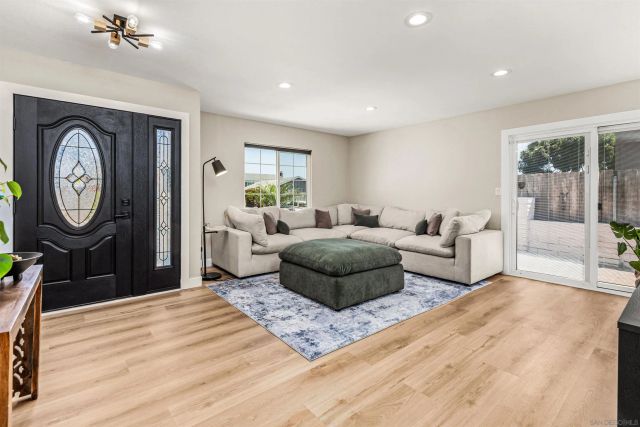 3070 Dardaina, San Diego, CA 92139