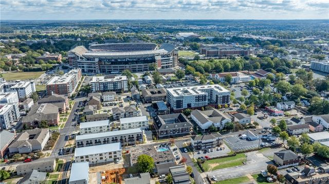 1402 9TH 11, Tuscaloosa, AL 35401