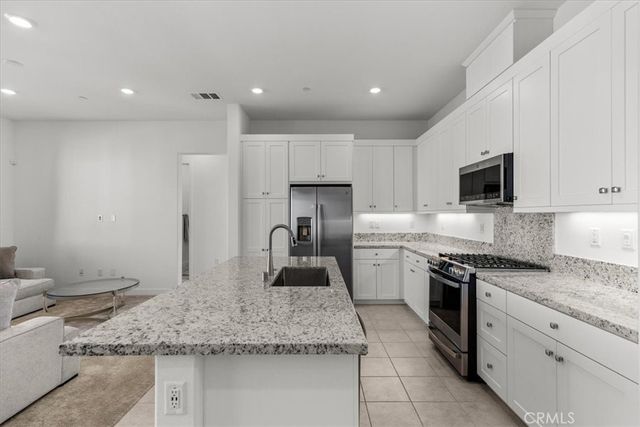 27410 Merlin Place 305, Valencia, CA 91381