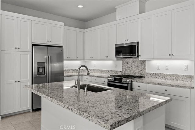 27410 Merlin Place 305, Valencia, CA 91381