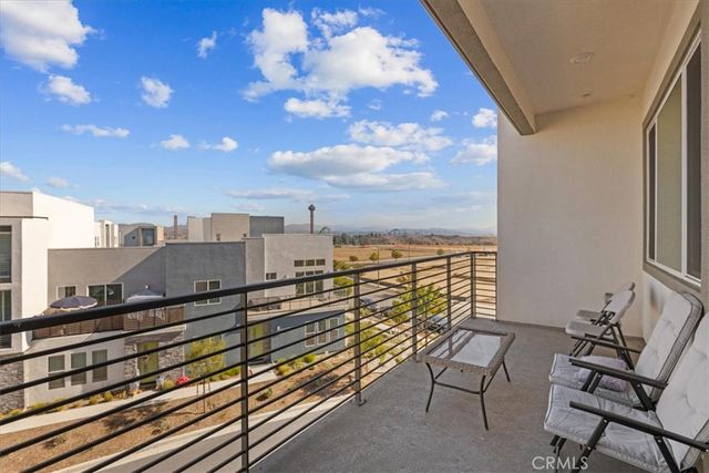 27410 Merlin Place 305, Valencia, CA 91381