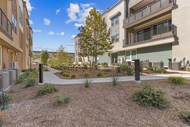 27410 Merlin Place 305, Valencia, CA 91381