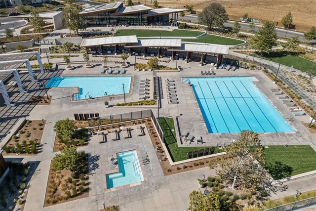 27410 Merlin Place 305, Valencia, CA 91381