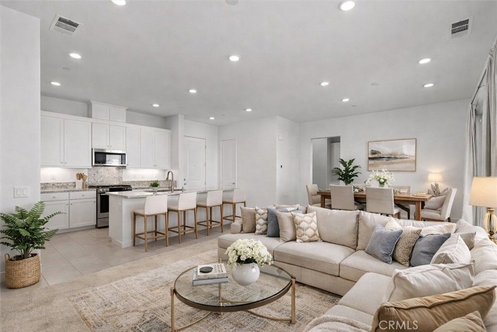 27410 Merlin Place 305, Valencia, CA 91381