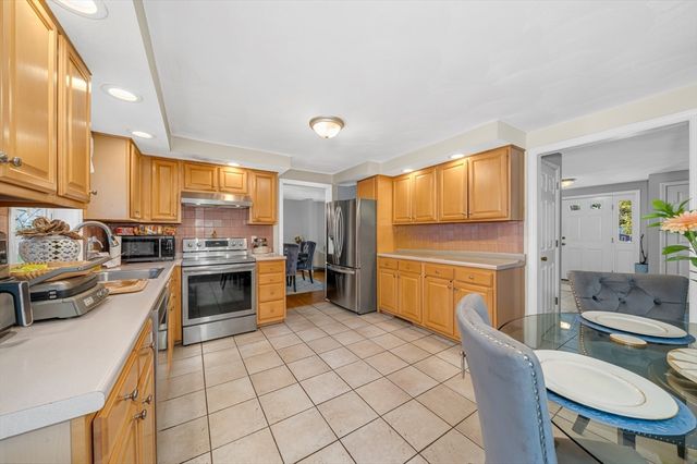 257 Howe St, Methuen, MA 01844