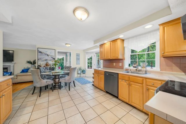 257 Howe St, Methuen, MA 01844