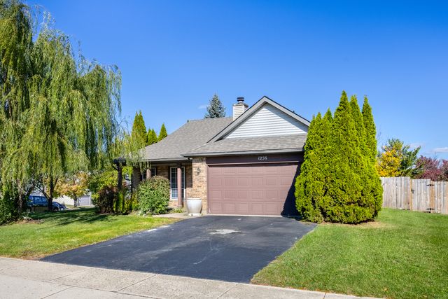 1256 Concord Drive, Elgin, IL 60120