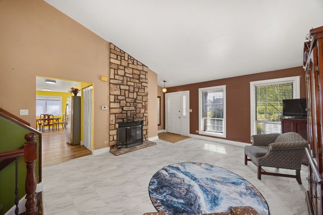 1256 Concord Drive, Elgin, IL 60120