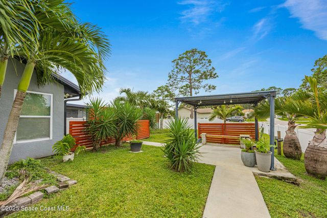 258 Emerson Drive NW, Palm Bay, FL 32907