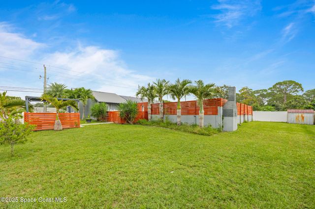 258 Emerson Drive NW, Palm Bay, FL 32907
