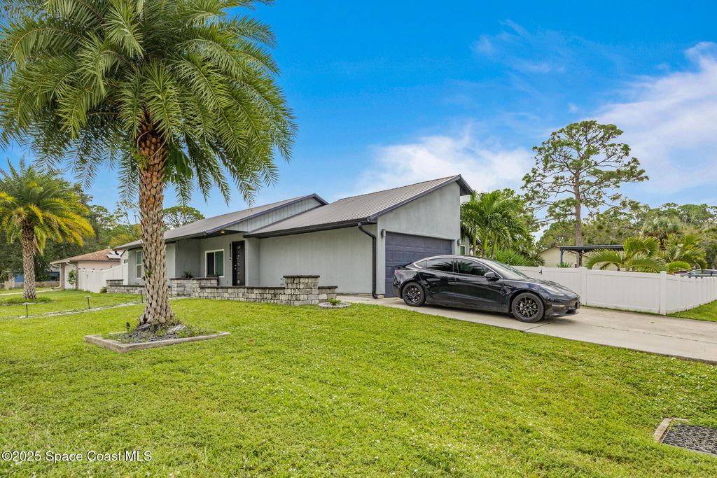 258 Emerson Drive NW, Palm Bay, FL 32907