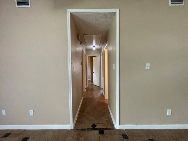 7204 Shadow Bend Drive, Fort Worth, TX 76137