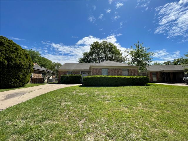 7204 Shadow Bend Drive, Fort Worth, TX 76137
