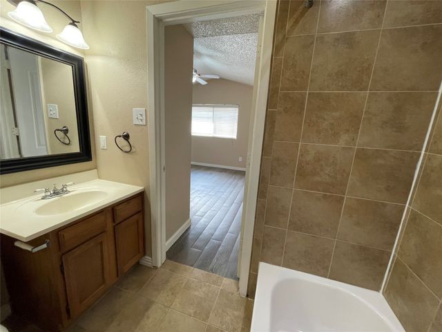 7204 Shadow Bend Drive, Fort Worth, TX 76137