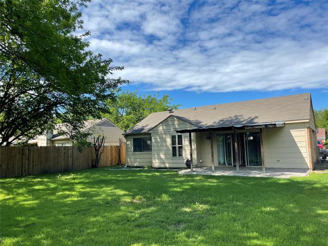 7204 Shadow Bend Drive, Fort Worth, TX 76137