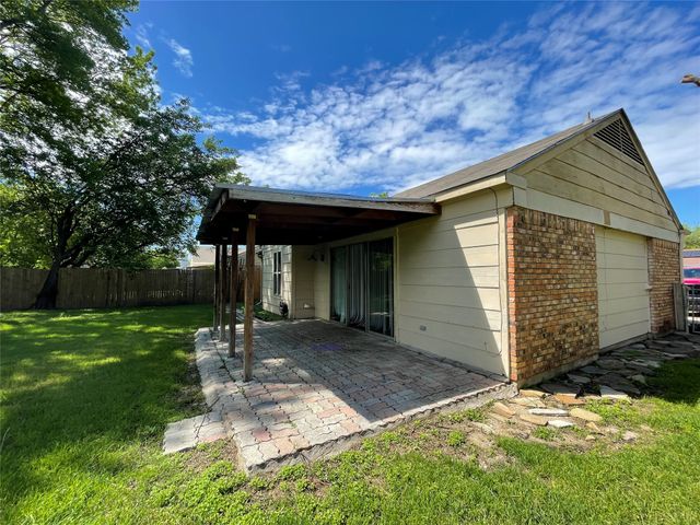 7204 Shadow Bend Drive, Fort Worth, TX 76137