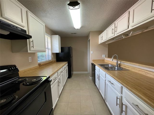 7204 Shadow Bend Drive, Fort Worth, TX 76137