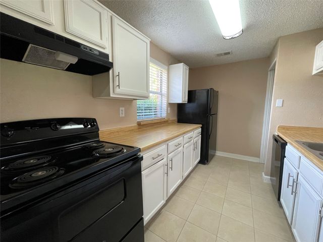 7204 Shadow Bend Drive, Fort Worth, TX 76137