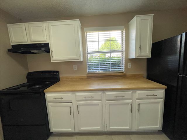 7204 Shadow Bend Drive, Fort Worth, TX 76137