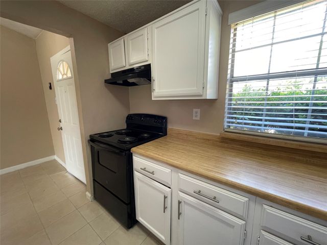 7204 Shadow Bend Drive, Fort Worth, TX 76137