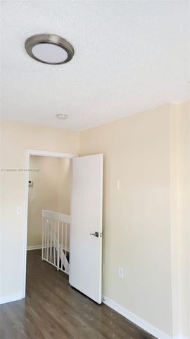 2221 W 52 ST 301, Hialeah, FL 33016