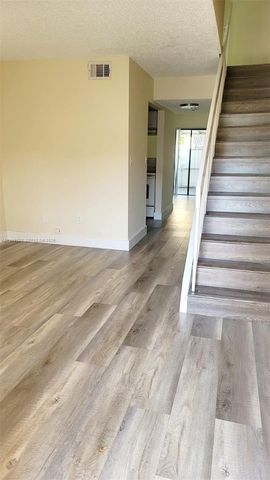 2221 W 52 ST 301, Hialeah, FL 33016