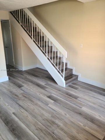 2221 W 52 ST 301, Hialeah, FL 33016