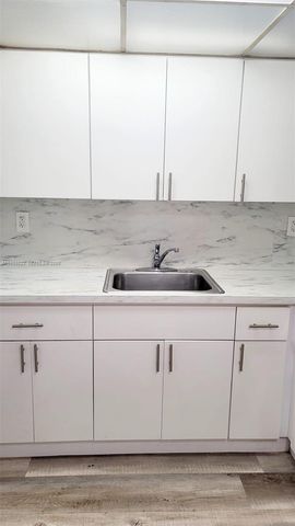 2221 W 52 ST 301, Hialeah, FL 33016