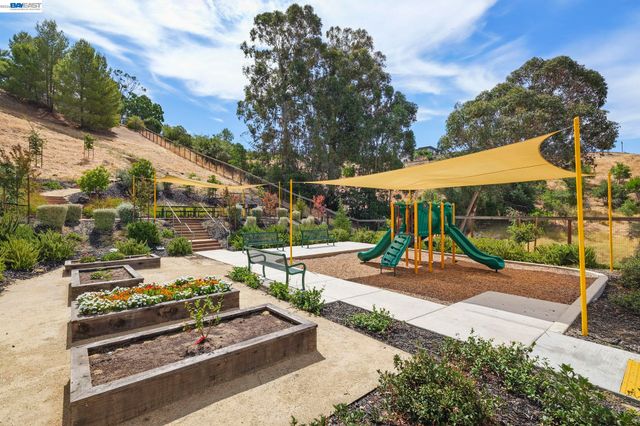 296 Laurel Knoll Dr, Martinez, CA 94553