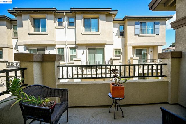 296 Laurel Knoll Dr, Martinez, CA 94553