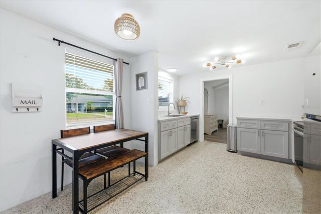 301 28TH STREET W, Bradenton, FL 34205