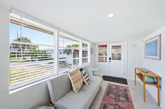 301 28TH STREET W, Bradenton, FL 34205