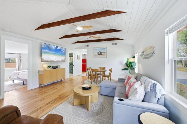 301 28TH STREET W, Bradenton, FL 34205