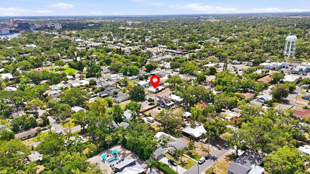 Image 2 of property listing at 301 28TH STREET W, Bradenton, FL 34205