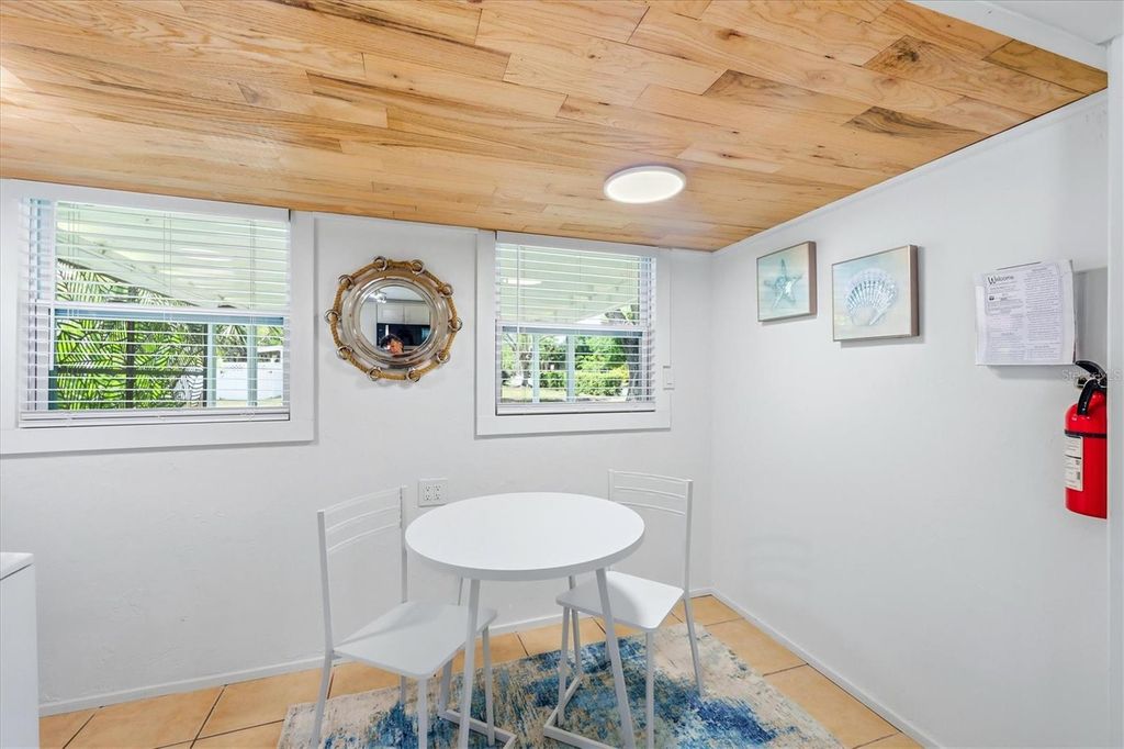 Image 12 of property listing at 301 28TH STREET W, Bradenton, FL 34205