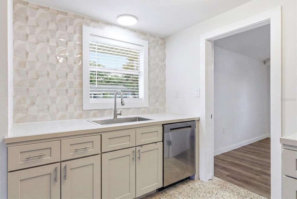 Image 24 of property listing at 301 28TH STREET W, Bradenton, FL 34205