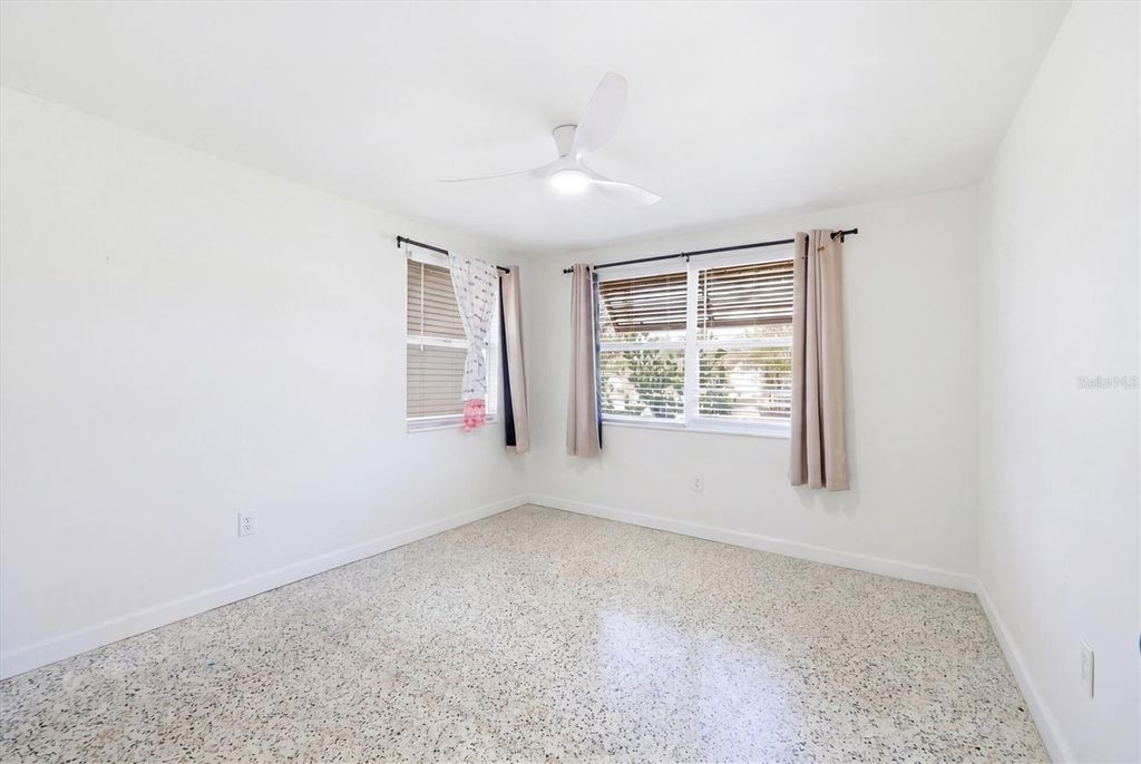 Image 29 of property listing at 301 28TH STREET W, Bradenton, FL 34205