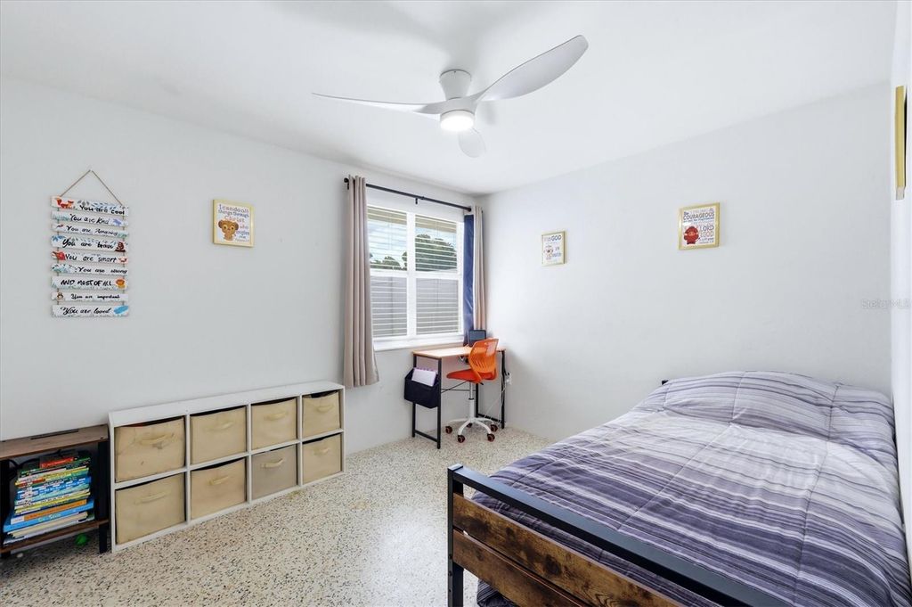 Image 32 of property listing at 301 28TH STREET W, Bradenton, FL 34205