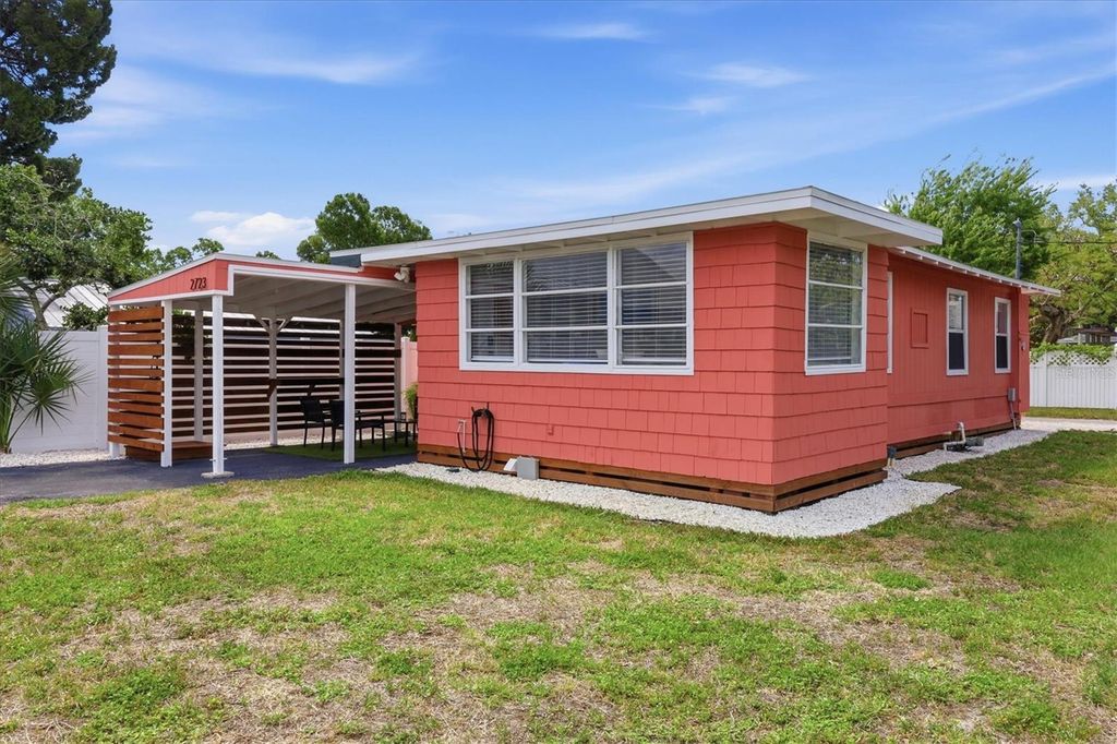 Image 35 of property listing at 301 28TH STREET W, Bradenton, FL 34205