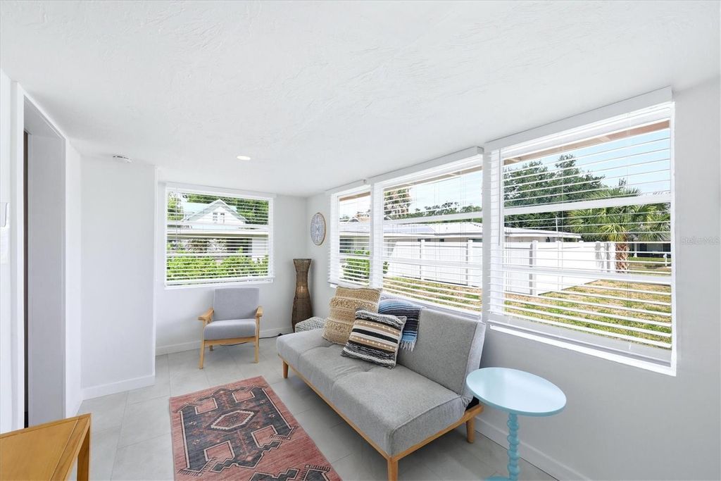 Image 37 of property listing at 301 28TH STREET W, Bradenton, FL 34205