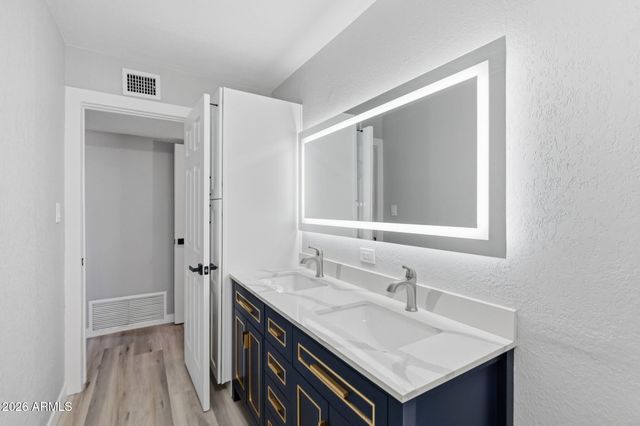 1061 E 9th Drive, Mesa, AZ 85204