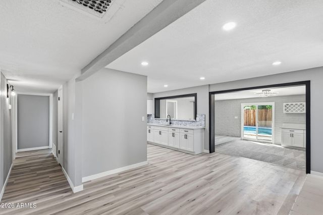 1061 E 9th Drive, Mesa, AZ 85204