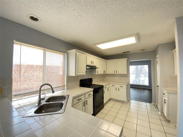 5204 Vista Verde Drive, Arlington, TX 76017