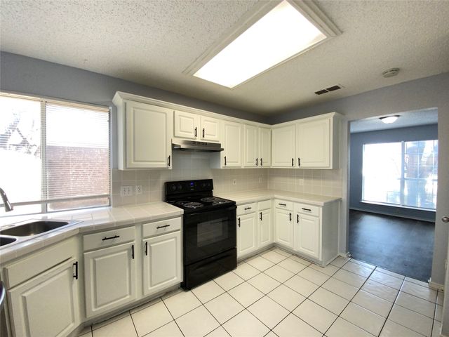 5204 Vista Verde Drive, Arlington, TX 76017