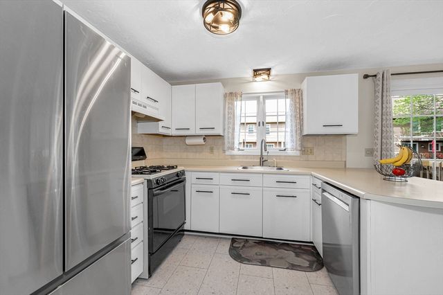 80 Heritage Dr 80, Tewksbury, MA 01876