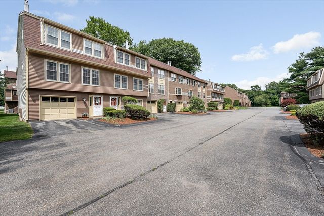 80 Heritage Dr 80, Tewksbury, MA 01876