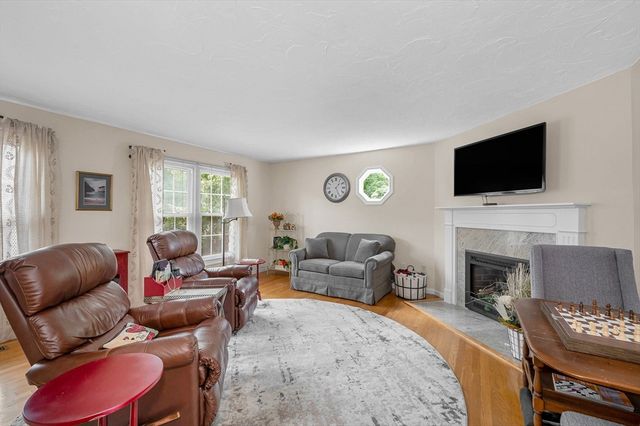 80 Heritage Dr 80, Tewksbury, MA 01876