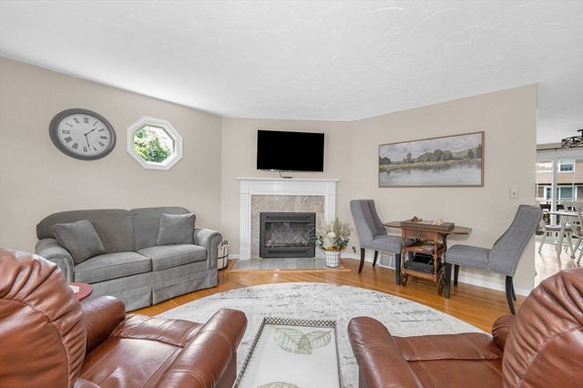 80 Heritage Dr 80, Tewksbury, MA 01876
