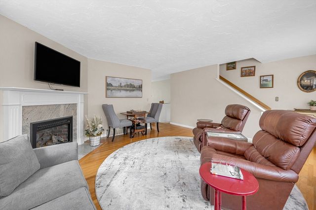 80 Heritage Dr 80, Tewksbury, MA 01876